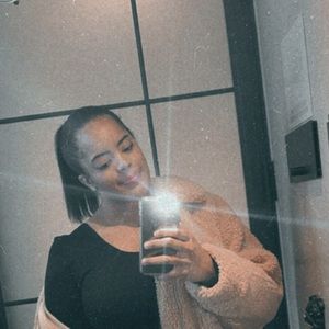 Meet your Posher, Zoe